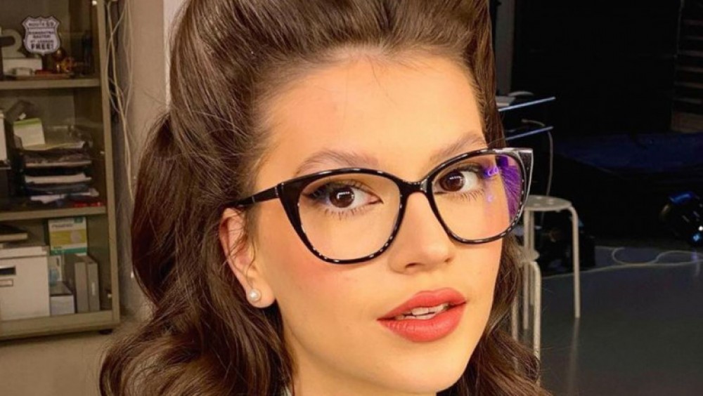 FOTO // Cleopatra Stratan a refăcut imaginea care i-a adus celebritatea. Iat-o în rochiță cu buline, la 15 ani de la hitul „Ghiță”
